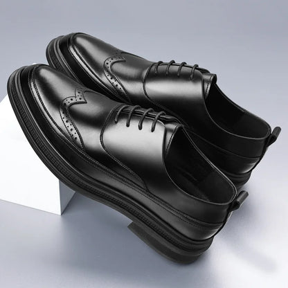 Sapatos Casuais de Couro Masculinos Formais de Negócios Cano Baixo com Cadarço Oxford Brogue Retrô Primavera Outono para Padrinhos