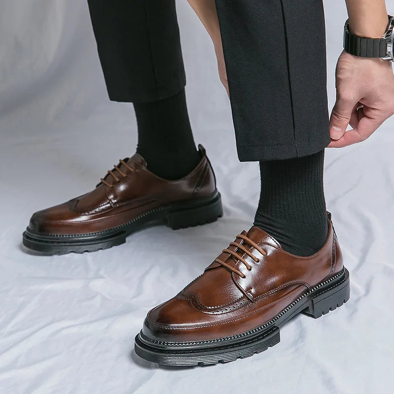 Sapatos de Couro Brogue Masculinos para Negócios, Formais, com Cadarço, Oxford, Solado Grosso, Confortáveis para Casamento e Escritório