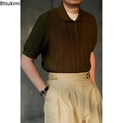 Camisa Polo Masculina de Verão 2026 em Seda Gelada, Manga Curta, Listrada, Lisa, de Malha, com Gola e Botões, Estilo Casual de Negócios