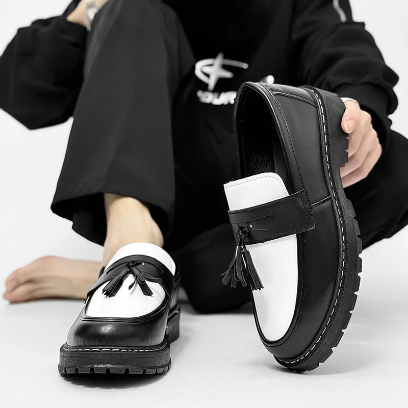Sapatos masculinos, sapatos de couro, mocassins - estilo britânico casual de sola grossa e salto alto, moderno e confortável.