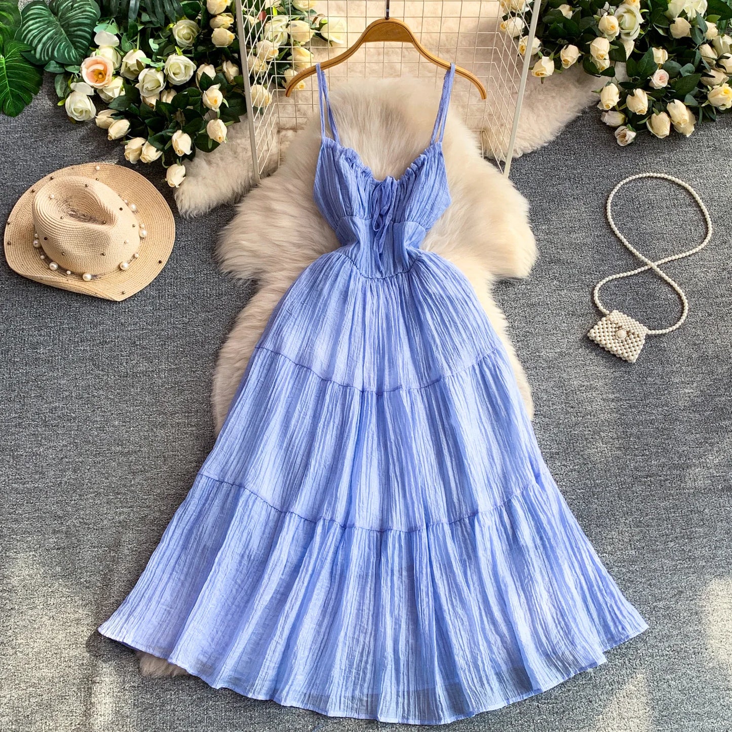 Vestido Elegante Roxo de Verão Feminino com Decote V, Sem Mangas, Cintura Marcada, Detalhes em Gaze, Estilo Casual Confortável para Feriados