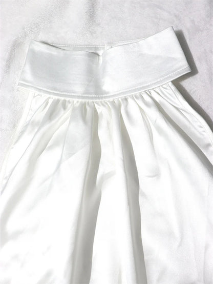 Macacão Feminino Elegante Branco com Retalhos, Perna Larga, Sem Mangas, Gola Halter, para Férias, Peça Única, Estilo Club com Detalhes