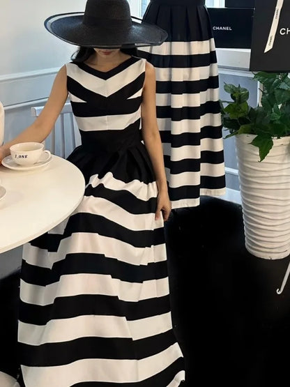 Vestido Feminino Elegante de Verão Estilo Hepburn com Blocos de Cores e Listras, Decote em V, Sem Mangas, Efeito Emagrecedor,...