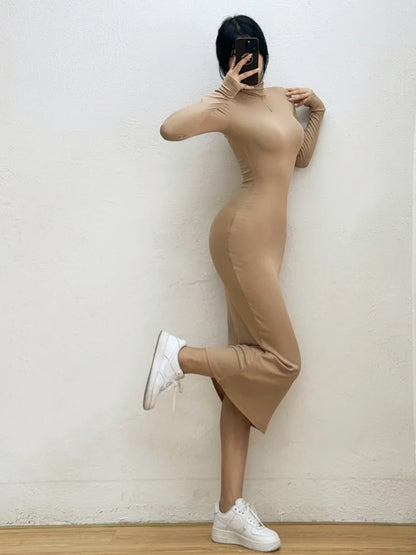 Vestido longo feminino WOMENGAGA de outono/inverno, manga comprida, gola alta, corte justo, cauda de sereia, elegante e delicado (código 0O60).