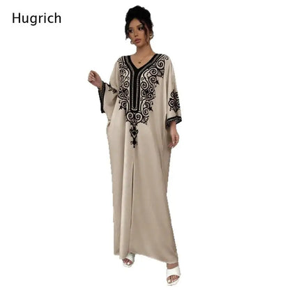 Vestido Maxi Kaftan Bege com Decote em V para Mulheres com Bordado Preto e Manga Batwing Étnica Abaya