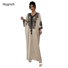 Vestido Maxi Kaftan Bege com Decote em V para Mulheres com Bordado Preto e Manga Batwing Étnica Abaya