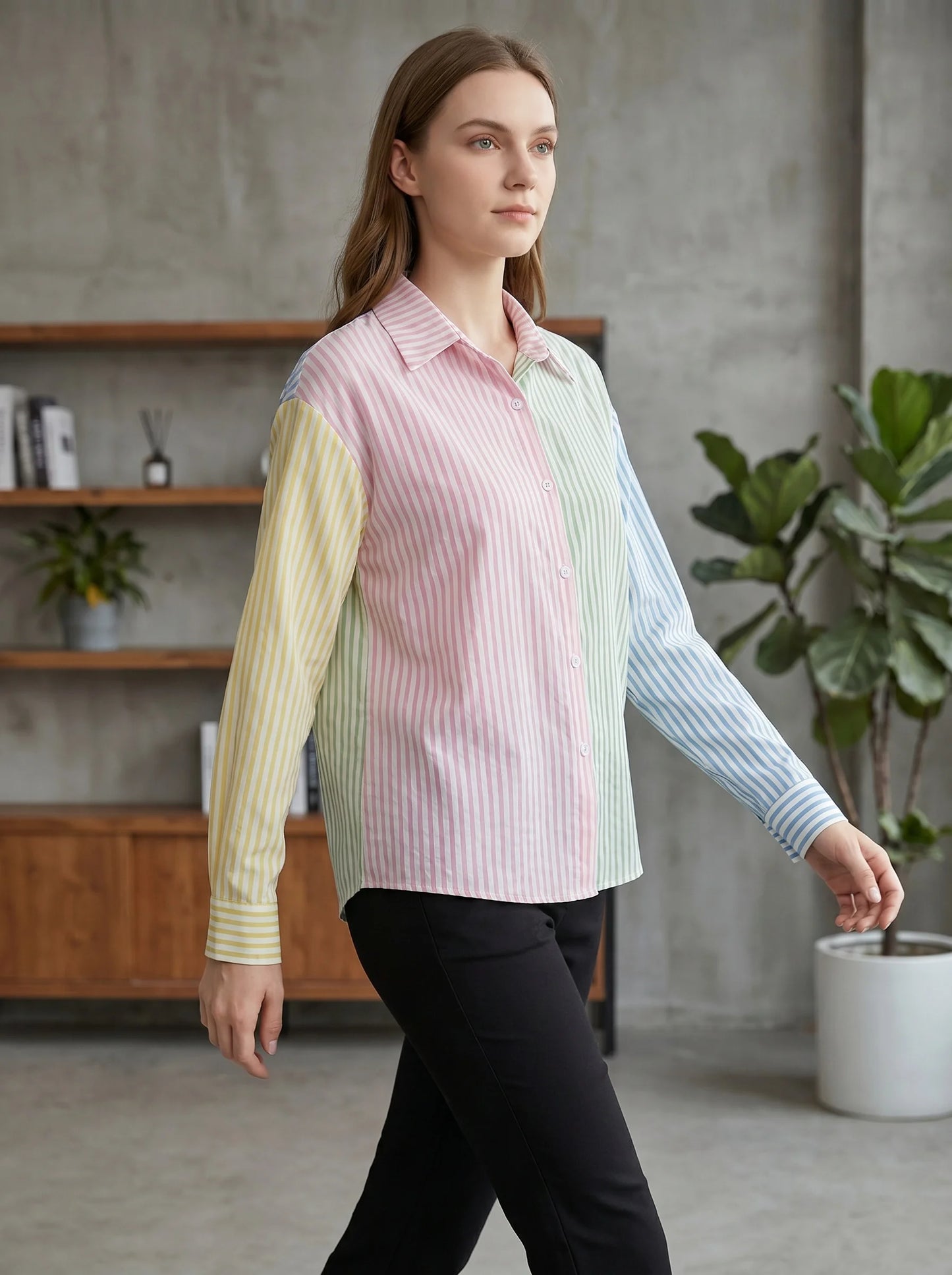 Camisa Feminina Gadinus Listrada com Bloco de Cores, Manga Longa, Ajuste Slim, Blusa Casual com Botões e Gola Dobrável