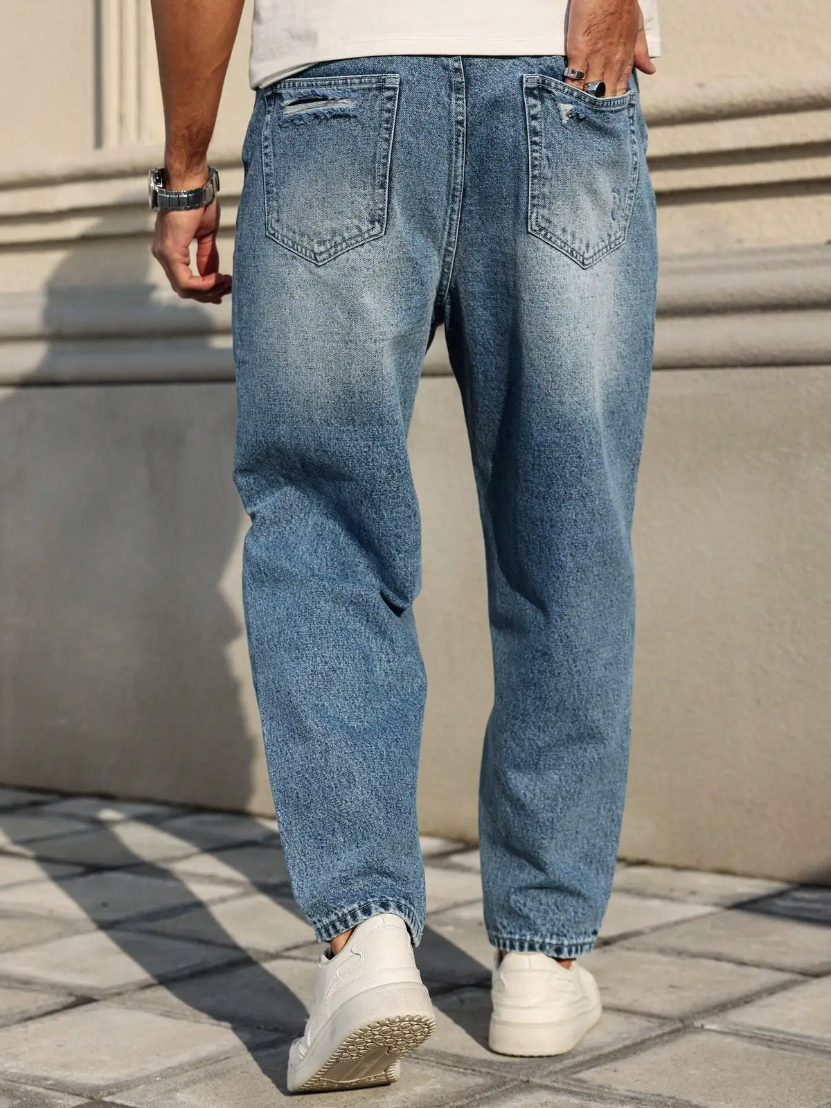 Jeans rasgados azuis masculinos, calças de mendigo retrô desgastadas, calças harém soltas de tendência de rua