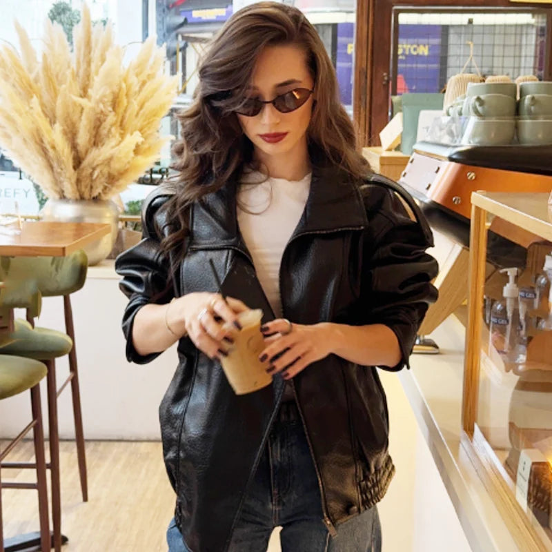 Jaqueta Bomber Feminina HXAO - Nova Coleção - Couro Preto - Modelo Cropped Oversize - Casaco com Zíper e Mangas Longas - Ideal para Atividades ao Ar Livre