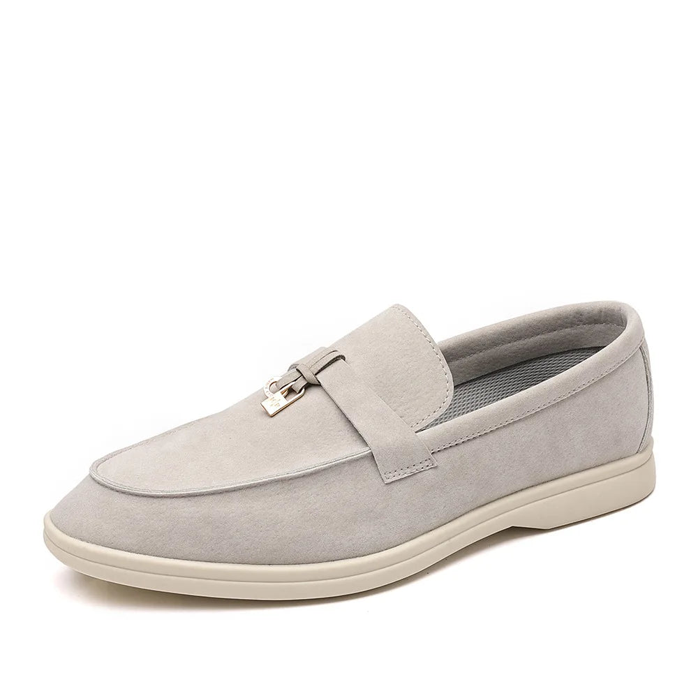 Mocassins Casuais de Tamanho Grande para Homens, Moda Primavera Outono 2026, Novos Sapatos de Couro Camurça de Designer, Sapatos Masculinos de Cor Sólida