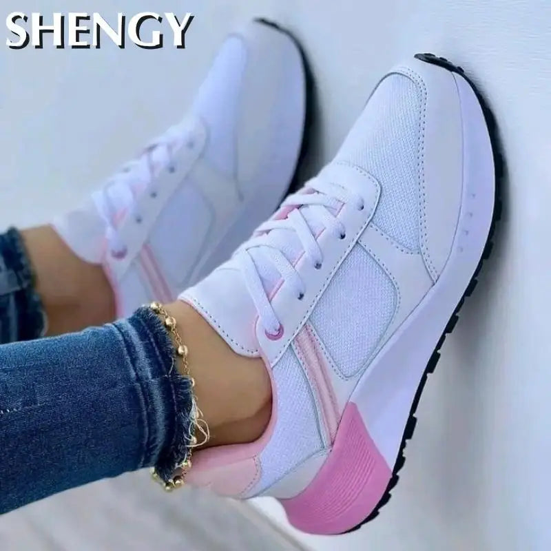 Tênis feminino novo, em mesh respirável, com plataforma, estilo esportivo, cores sortidas, cadarço, casual, vulcanizado.
