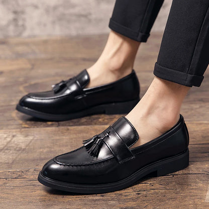 Sapatos de Couro com Franjas para Casamento Masculino, Mocassins Clássicos Formais de Couro, Sapatos Casuais de Negócios para Homens, Sapatos Sociais Brogue