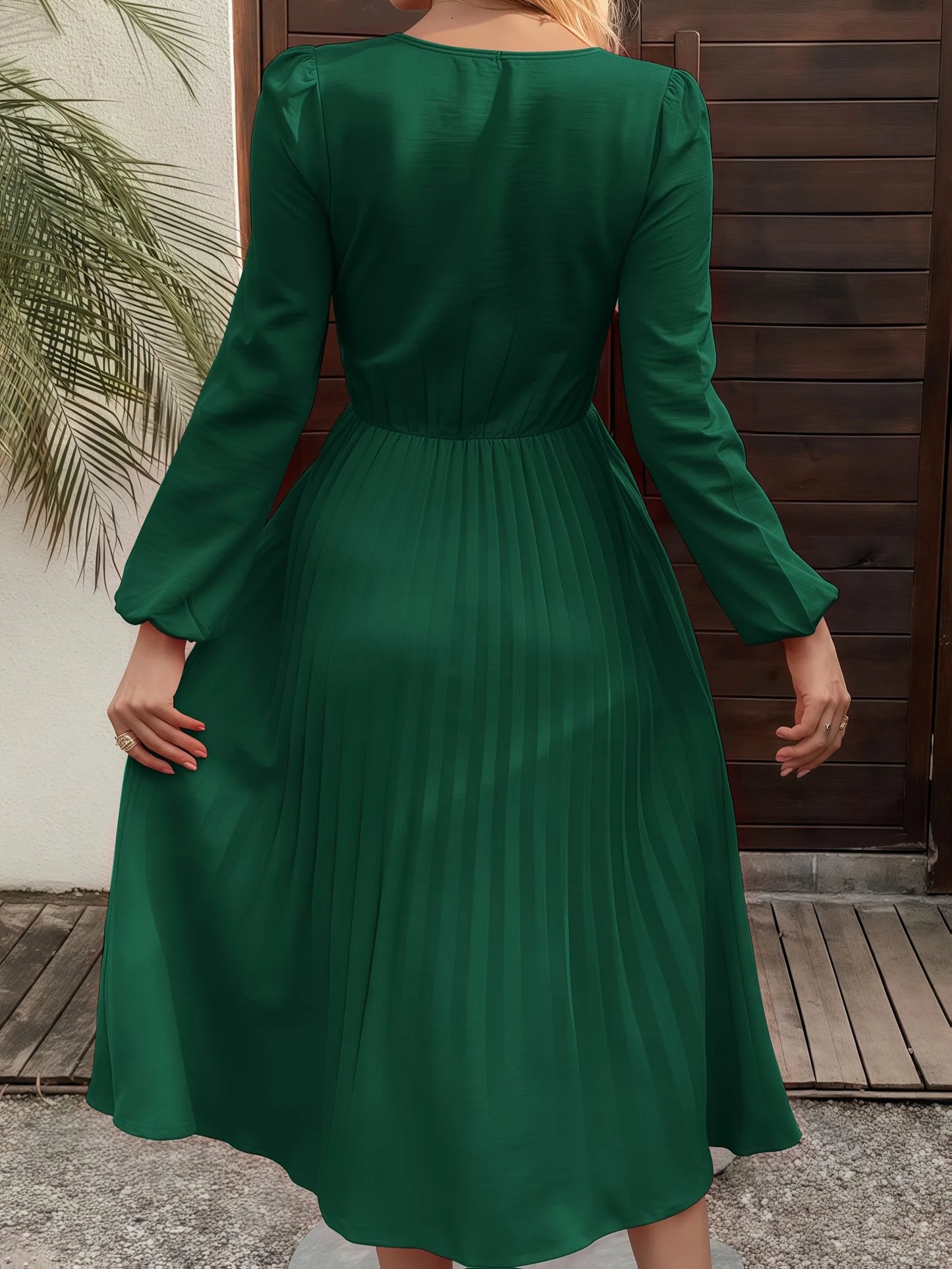 Vestido Elegante Feminino Verde de Chiffon com Manga Longa, Ajuste Slim, Plissado, Vestido de Festa com Decote em V e Cinto