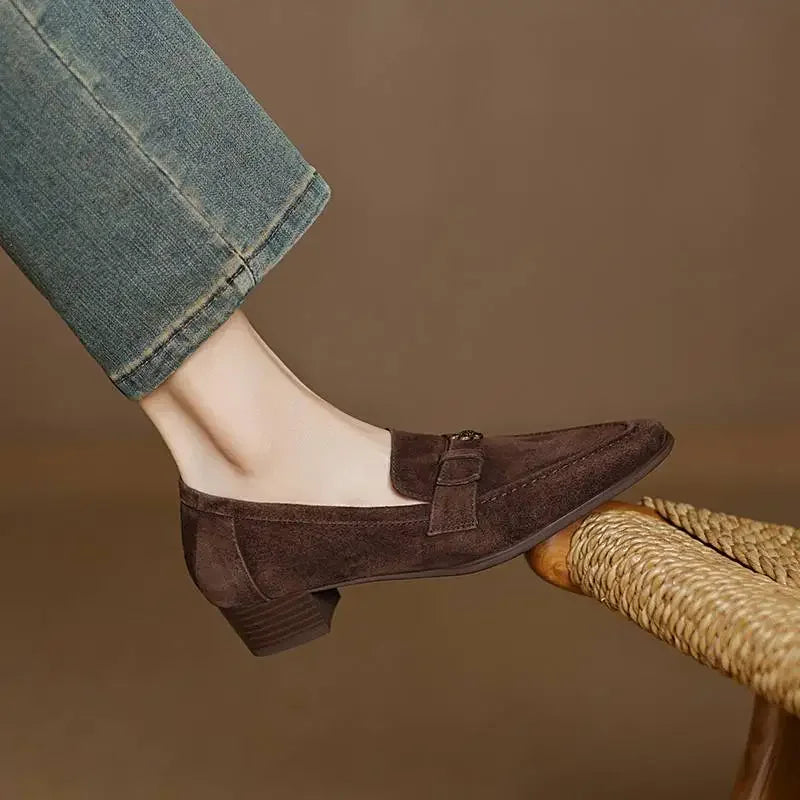 Sapatos Femininos Elegantes de Camurça de Carneiro para Primavera, com Salto Grosso, Estilo Oxford, Slip-On, Casual de Negócios, com Flores Metálicas, Loafers e Scarpins