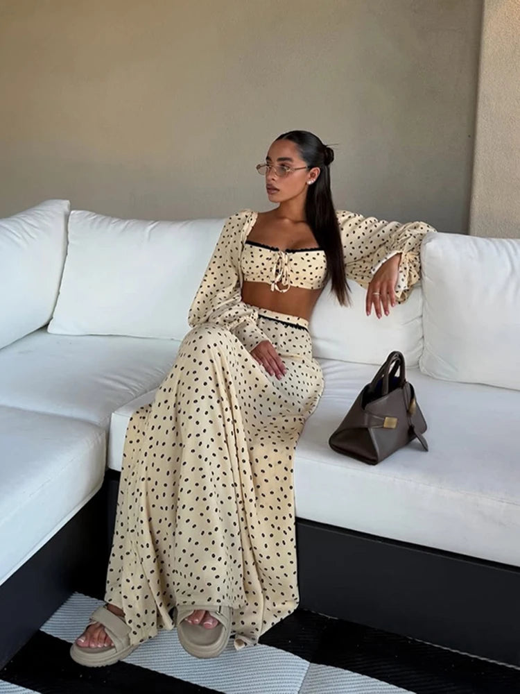 Conjunto Feminino de Saia Longa com Poás, Top Cropped de Renda com Decote Quadrado e Manga Bufante, Saias Godê de Cintura Alta - Terno Feminino de Verão 2026