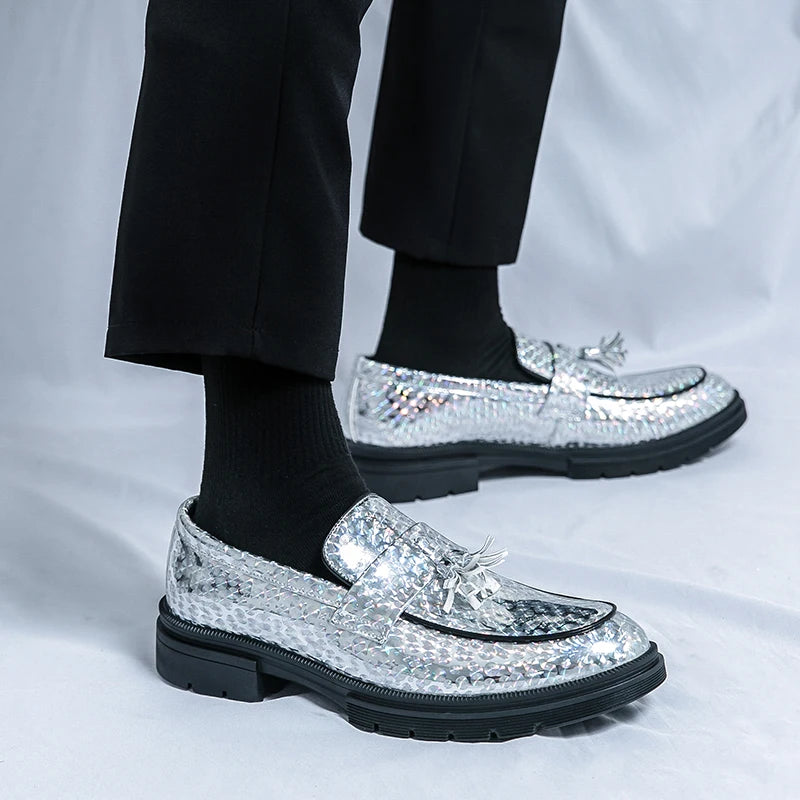Sapatos de couro brilhante com franjas masculinas de luxo moda negócios escritório oxford mocassins designer italiano casamento sapatos sociais masculinos