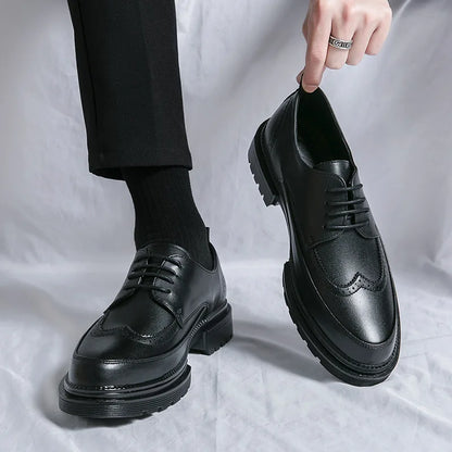 Sapatos de Couro Brogue Masculinos para Negócios, Formais, com Cadarço, Oxford, Solado Grosso, Confortáveis para Casamento e Escritório