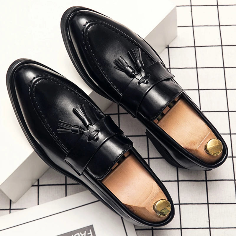 Sapatos de Couro com Franjas para Casamento Masculino, Mocassins Clássicos Formais de Couro, Sapatos Casuais de Negócios para Homens, Sapatos Sociais Brogue