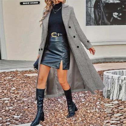 Casaco feminino elegante e versátil de lã, com abotoamento duplo, ideal para o outono e inverno. Perfeito para o escritório.