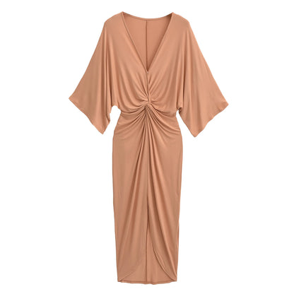 Vestido Midi Feminino com Decote V, Manga Morcego, Cintura Torcida, Amarração Traseira, Bainha com Fenda, em Tricô Macio, 3 Cores
