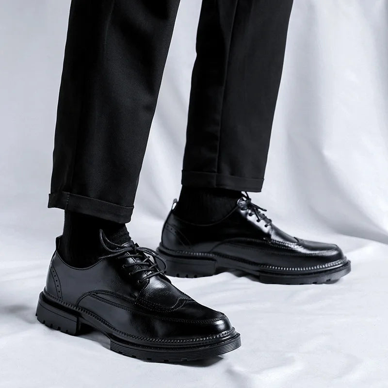 Sapatos de Couro Brogue Masculinos para Negócios, Formais, com Cadarço, Oxford, Solado Grosso, Confortáveis para Casamento e Escritório
