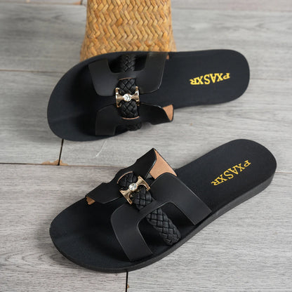 Sandálias rasteiras femininas com tira trançada, fivela dourada com detalhes em strass, design simples e confortável, fáceis de usar para passeios diários e compras.g