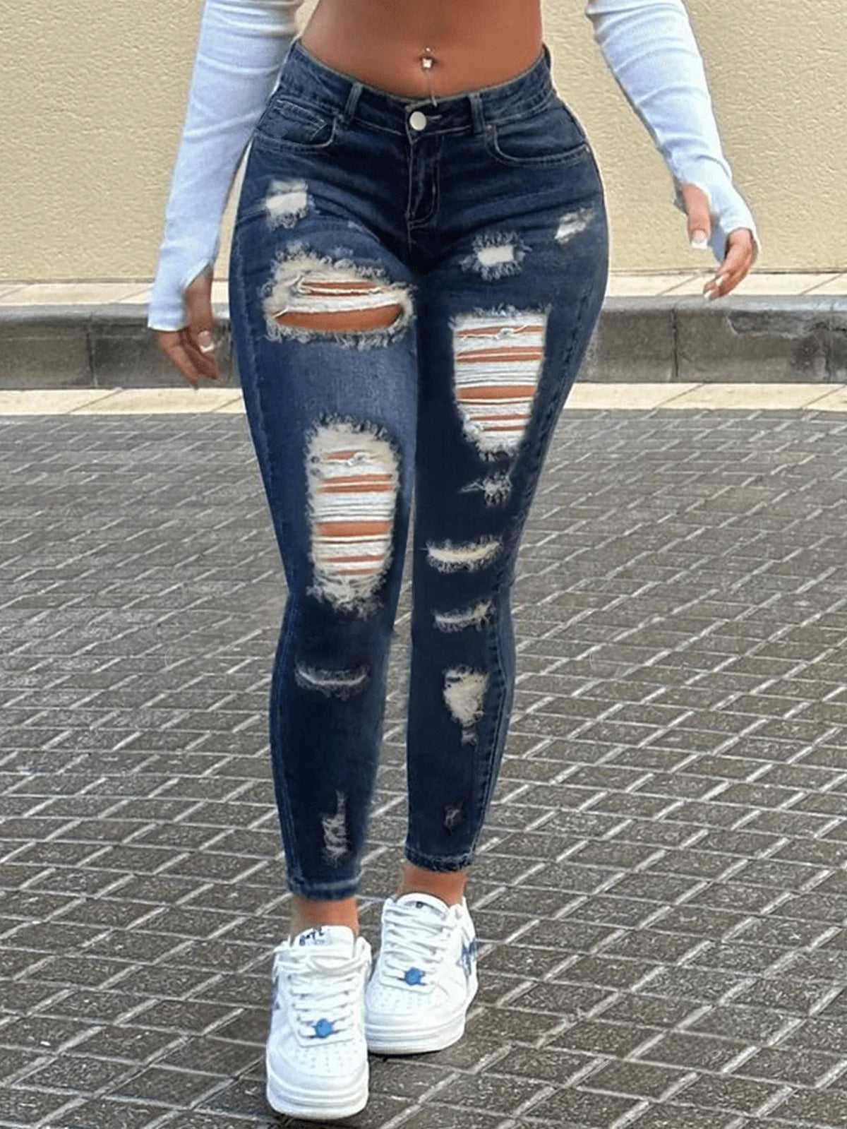 Calça Jeans Skinny Casual Rasgada com Bolsos Laterais e Detalhes Desgastados, Cintura Média, Botões Frontais, Jeans de Alta Elasticidade para Outono