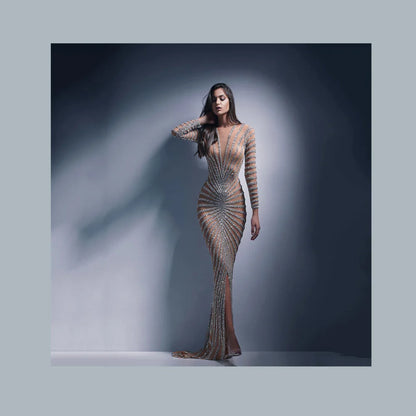 Vestidos Femininos : Novo Vestido Europeu de Renda Transparente com Manga Longa e Fenda, com Strass - Moda Feminina