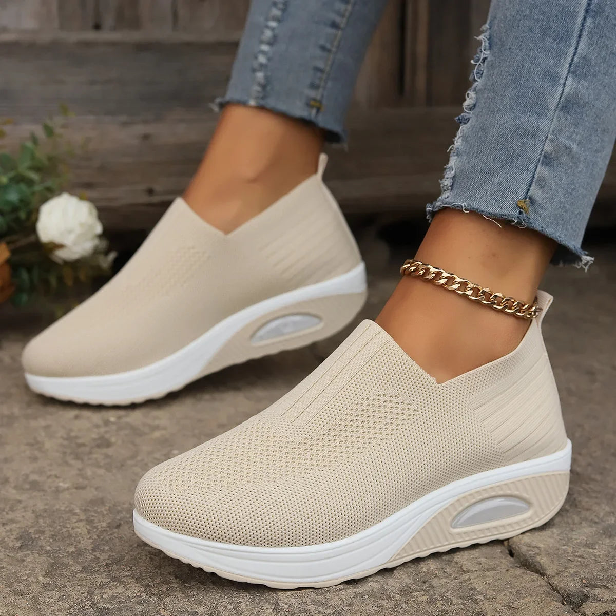 Tênis feminino de caminhada com amortecimento de ar, antiderrapante, ortopédico, modelo mule, respirável e com salto anabela.