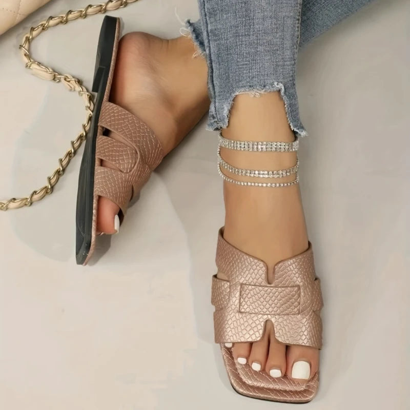 Sandálias femininas plus size, modernas, de malha, com sola plana, casuais, para casais, ideais para praia, confortáveis e perfeitas para o verão.