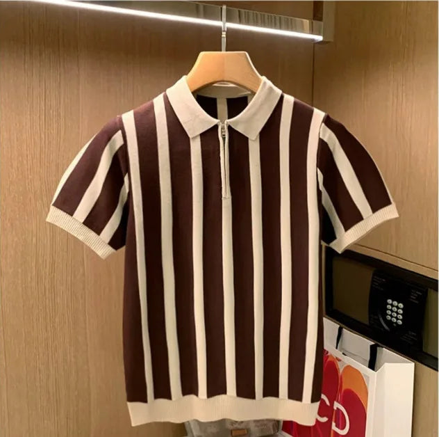 Camisa Polo Masculina de Seda Gelada com Zíper, Manga Curta, Ajuste Slim, Fina de Verão, Malha Fina, Estilo Casual, Padrão Listrado, Lavável à Máquina