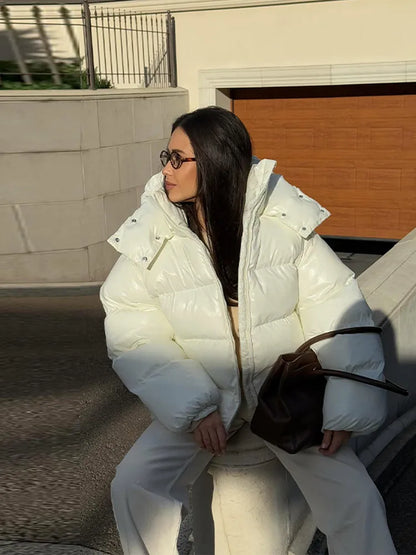 Moda com capuz recortado jaqueta acolchoada para mulheres casual sólido zíper bolso casaco de grandes dimensões senhora 2025 inverno rua quente outerwear