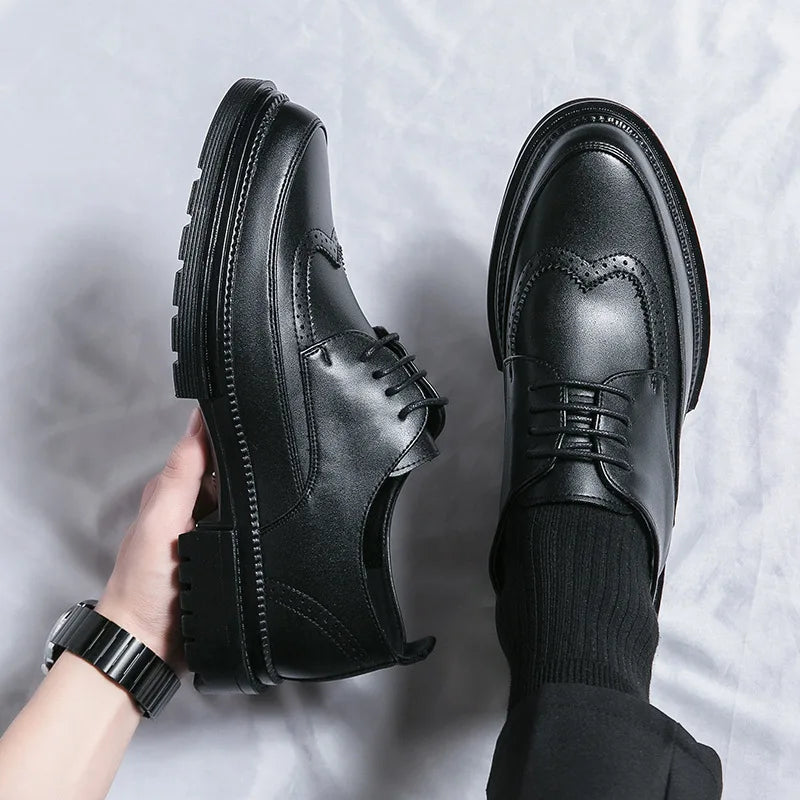 Sapatos de Couro Brogue Masculinos para Negócios, Formais, com Cadarço, Oxford, Solado Grosso, Confortáveis para Casamento e Escritório