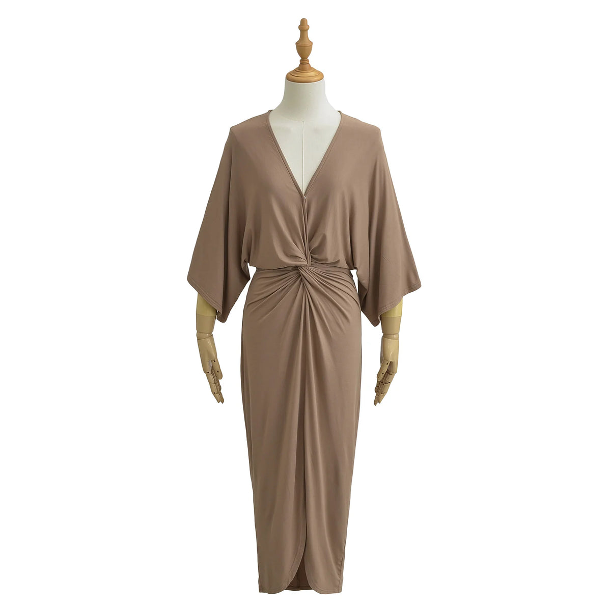 Vestido Midi Feminino com Decote V, Manga Morcego, Cintura Torcida, Amarração Traseira, Bainha com Fenda, em Tricô Macio, 3 Cores