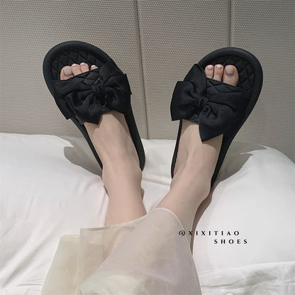 Sandálias de praia femininas de verão, modelo slip-on, com sola plana, antiderrapantes, em PVC com nó, respiráveis e confortáveis para uso em casa.
