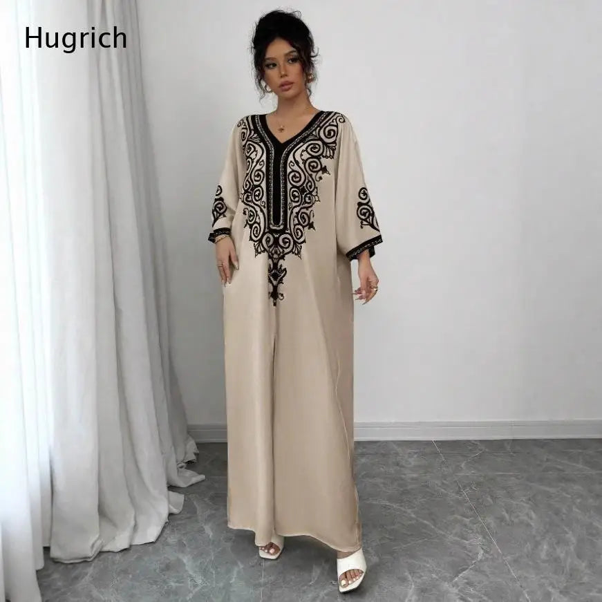 Vestido Maxi Kaftan Bege com Decote em V para Mulheres com Bordado Preto e Manga Batwing Étnica Abaya
