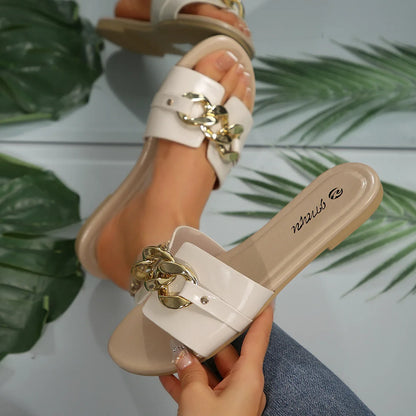 Sapatos femininos - Chinelos de dedo de novo estilo, elegantes e versáteis, cor sólida, detalhes em metal, bico redondo, sandálias de sola plana.
