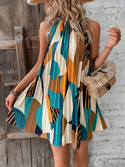 Vestido curto verde-oliva plissado com decote halter