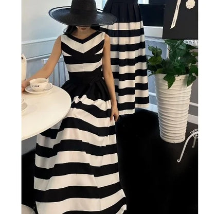 Vestido Feminino Elegante de Verão Estilo Hepburn com Blocos de Cores e Listras, Decote em V, Sem Mangas, Efeito Emagrecedor,...
