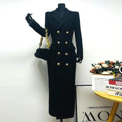 Casaco longo feminino de lã mesclada de alta qualidade e luxo, modelo slim, elegante e moderno, com cintura marcada. Ideal para o ambiente profissional.