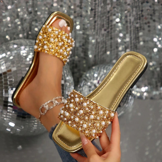 Chinelo feminino com strass, sandália rasteira, modelo fashion com cristais, ideal para o verão. Confortável, antiderrapante, perfeito para a praia.