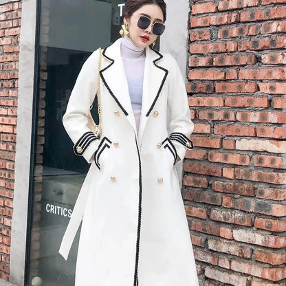 Casaco feminino longo branco de lã, estilo britânico Hepburn, grosso, slim, com abotoamento duplo, novo modelo de roupa de inverno.