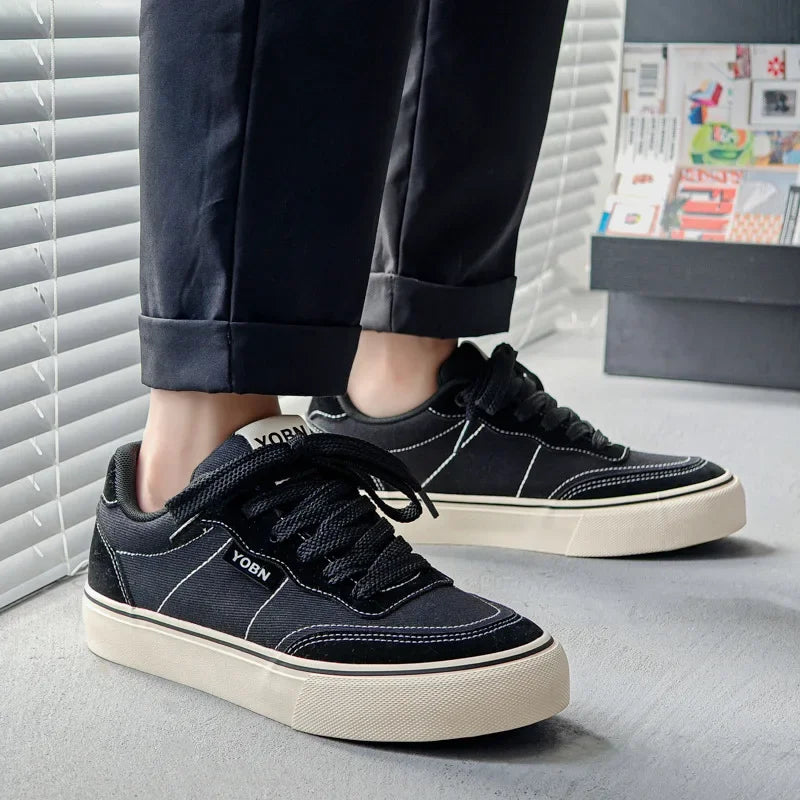 Tênis de skate masculino respirável em lona, estilo retrô, esportivo, casual, moderno, com sola plana de borracha com salto inferior a 1cm.