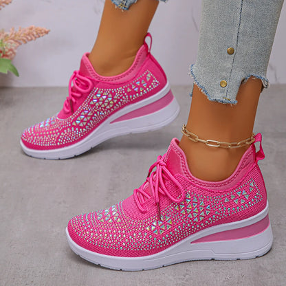 Tênis feminino de plataforma com strass brilhantes, respirável, em malha antiderrapante, ideal para caminhada, tamanhos grandes, solado grosso e cor branca.