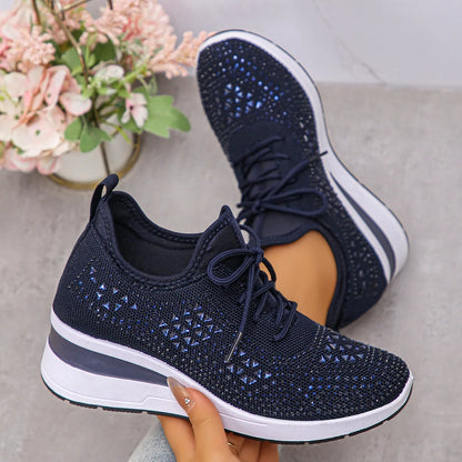 Tênis feminino de plataforma com strass brilhantes, respirável, em malha antiderrapante, ideal para caminhada, tamanhos grandes, solado grosso e cor branca.