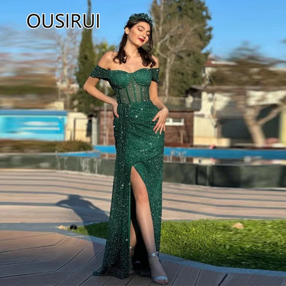 Vestido de Festa Sereia Deslumbrante com Lantejoulas, Decote Ombro a Ombro, Fenda Lateral, Costas Nuas, Estilo Corte, para Baile de Formatura e Coquetel, Personalizável
