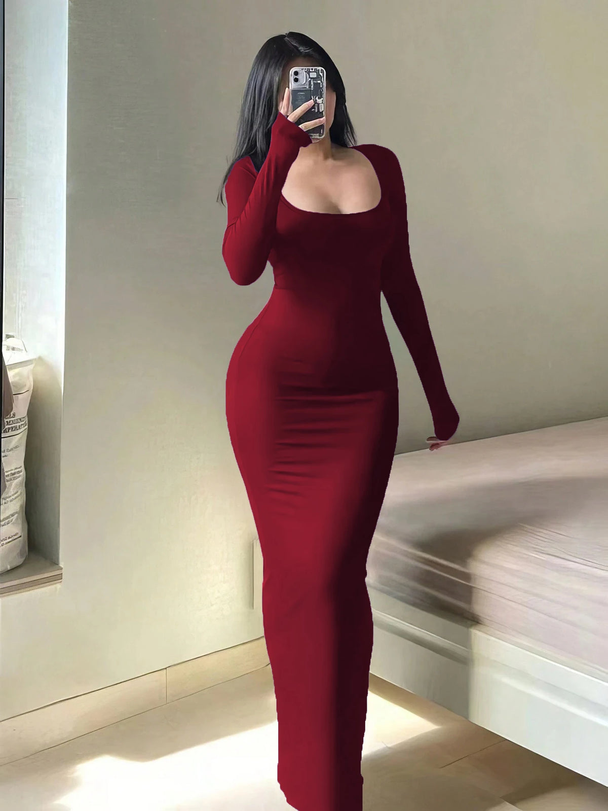 Vestido longo feminino liso de manga comprida, modelo bodycon, elegante, básico, minimalista e casual, com decote redondo.
