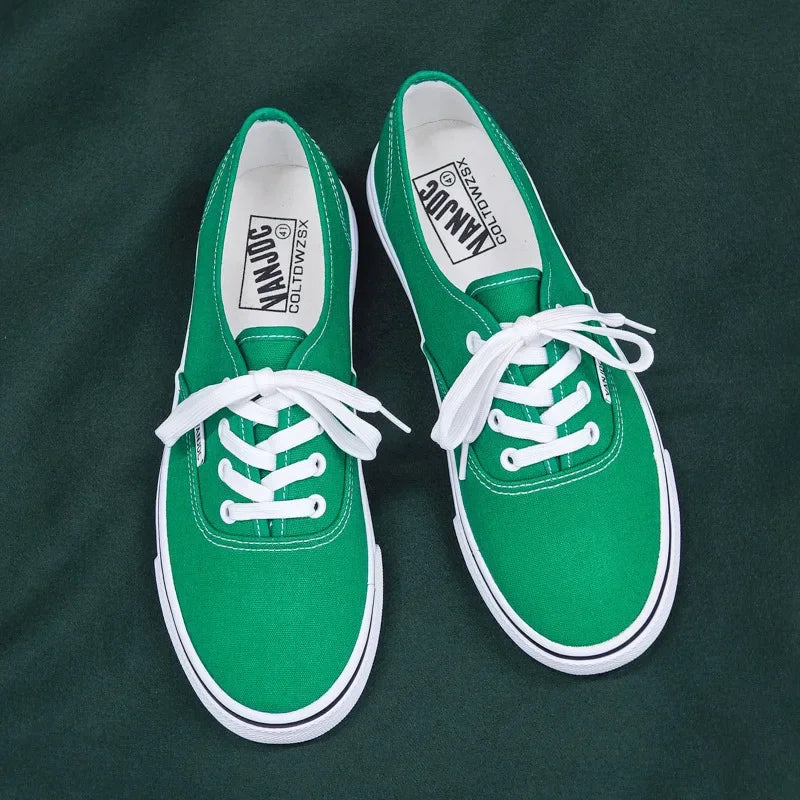 Primavera novos sapatos de lona clássicos masculinos respirável casual versátil estilo hong kong versão coreana pequenos sapatos de placa de público