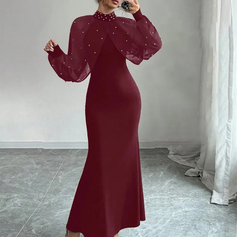 Vestido Longo Feminino de Festa com Gola Alta, Miçangas e Patchwork em Tule, Modelo Evasê, Coleção Primavera 2026