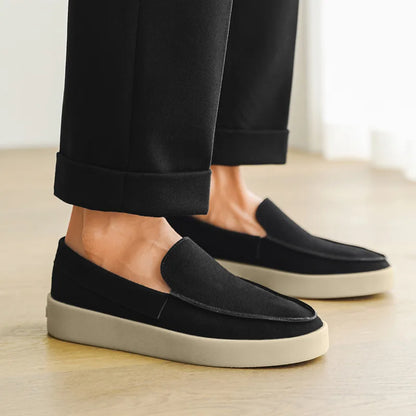 Novos Sapatos Casuais Masculinos de Couro Camurça da Europa, Confortáveis e Estilosos, Mocassins Urbanos